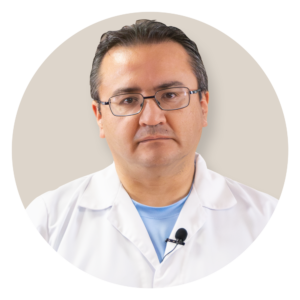Dr. David Santiago Larreategui R.Médico InternistaVocal